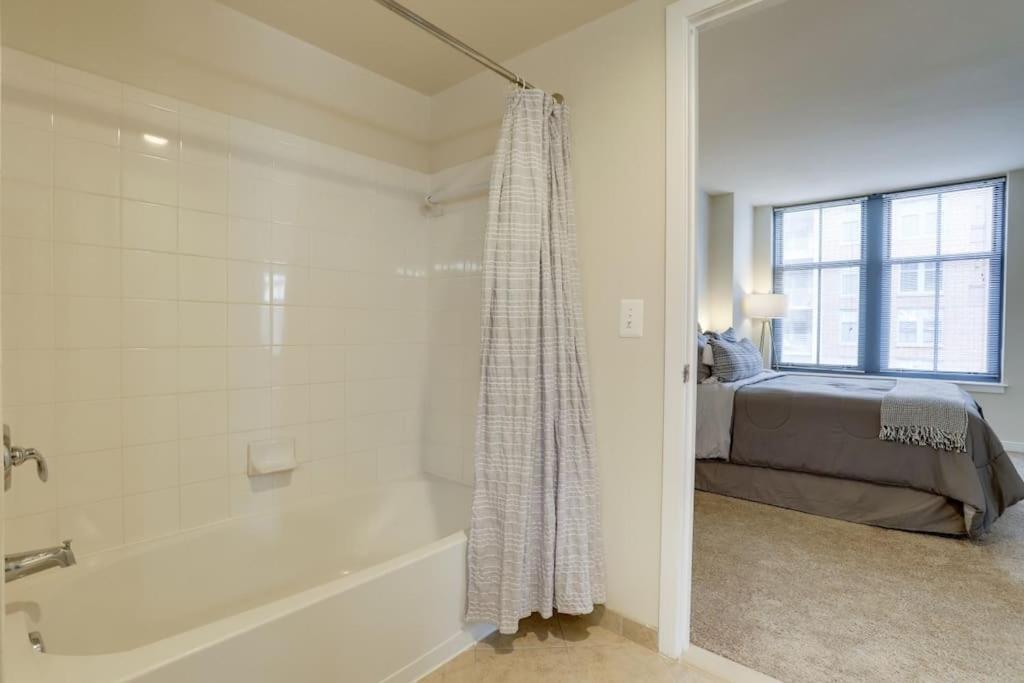 Fantastic 2 Bedroom Condo At Pentagon City Arlington Exterior photo