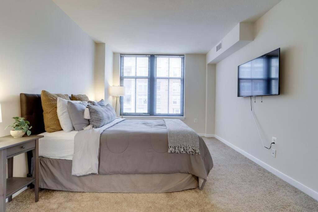 Fantastic 2 Bedroom Condo At Pentagon City Arlington Exterior photo